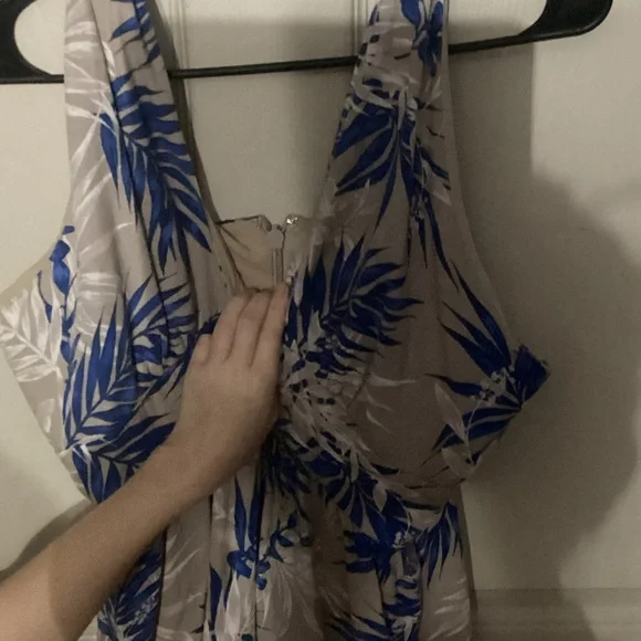 BCBGMaxAzria Blue and White Leaf Print Midi Dress - Picture 3 of 5
